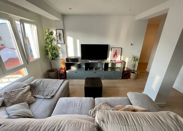 Piso De 2 Habitaciones En Centro, Zona Muy Tranquila Con Playa A 2 Min Andando