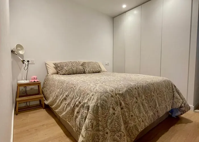 Piso De 2 Habitaciones En Centro, Zona Muy Tranquila Con Playa A 2 Min Andando